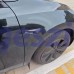 Tesla Model 3 és Y oldalsó kamera védőburkolat – Matt karbon mintázattal (2024–2025)